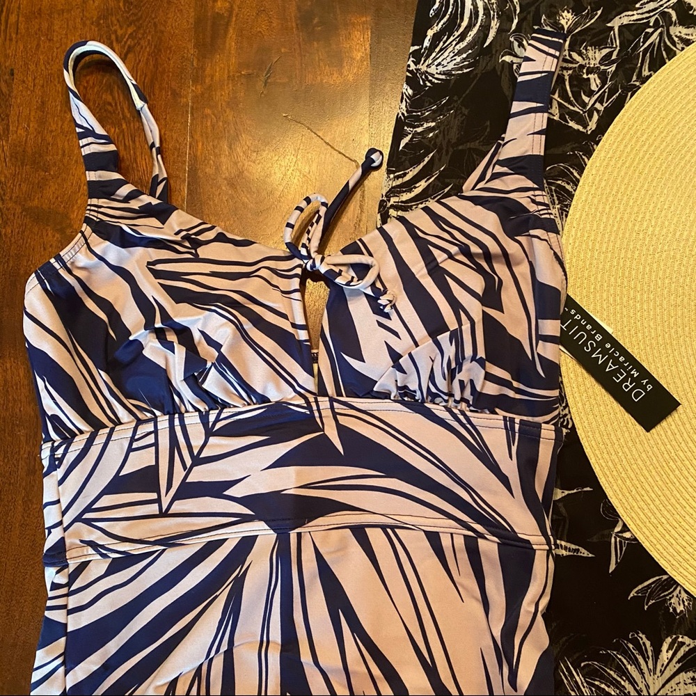 Blue & White, Tropical 🏝 Dreamsuit NWT Swimsuit - Picture 2 of 7